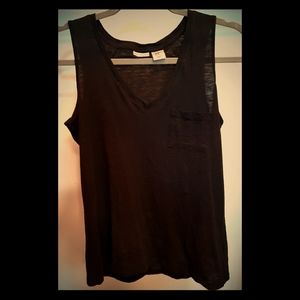 Max Studio V-neck Muscle Tee